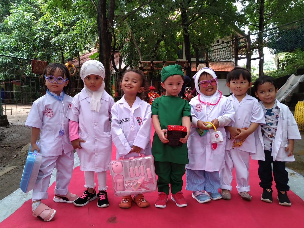ANEKA PROFESI DALAM FASHION SHOW