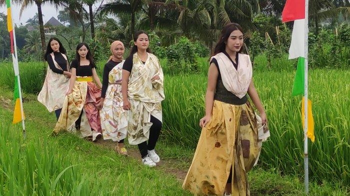 fashion show kain ecoprint