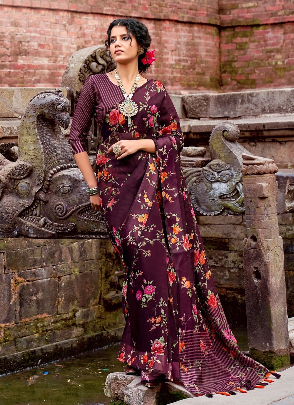 Buy Cotton Floral Print Printed Saree Online 185662