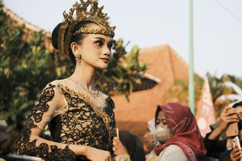 Fashion Show And Make up Event Held In Front Of The Kartini Museum In 