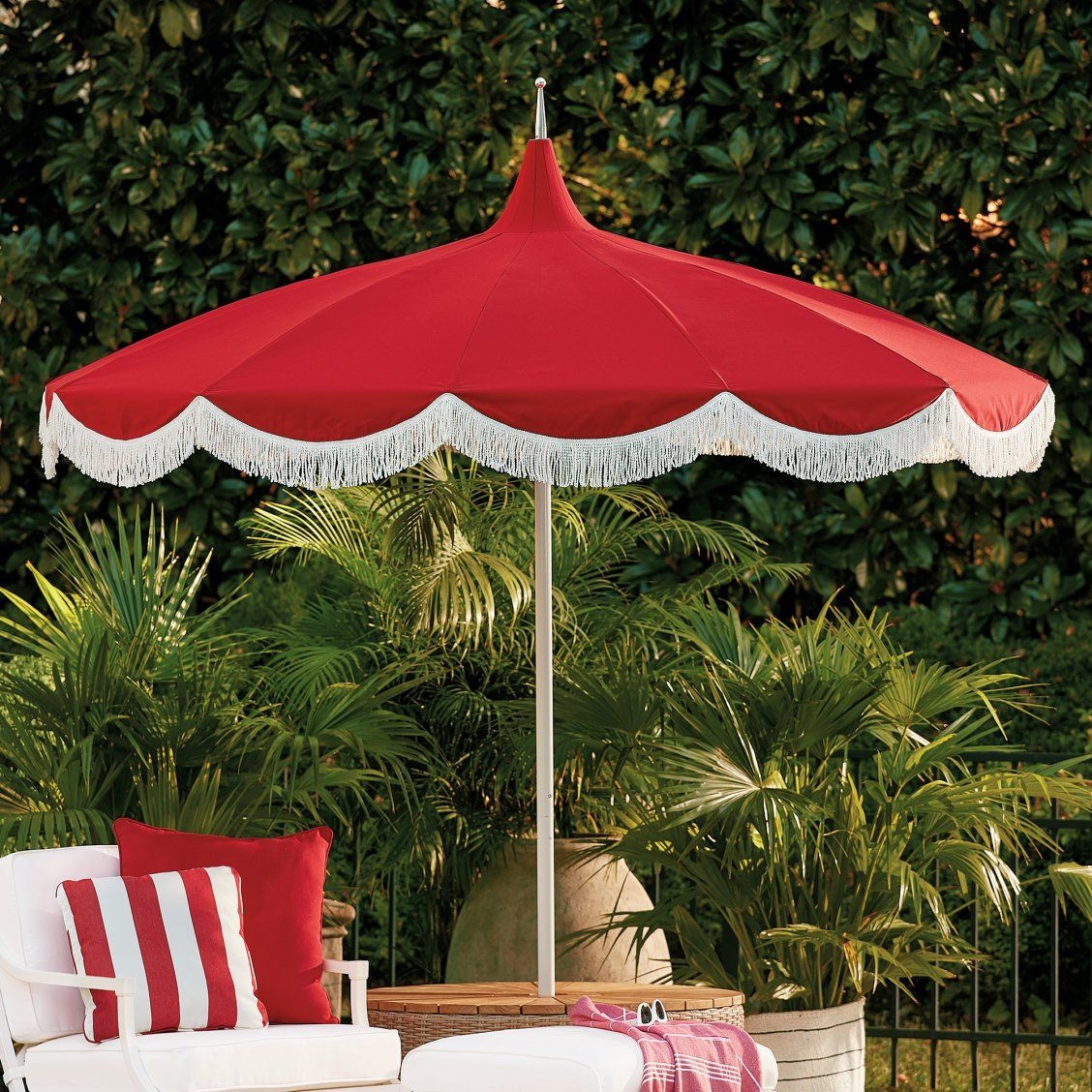 Home Furniture Lamp Shades Kitchen Islands Daybeds Chandeliers 