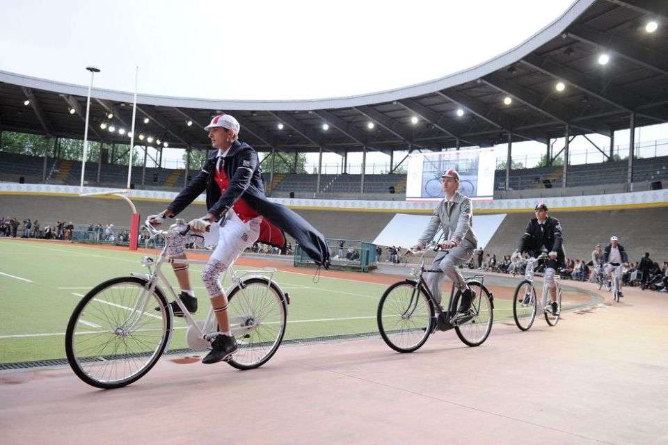 Lokasi Fashion Show Paling Unik Di Dunia Ada Yang Di Dalam Air 