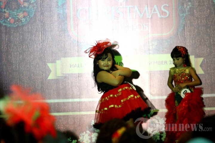 Lomba Fashion Show Natal Foto 3 1481171 TribunNews