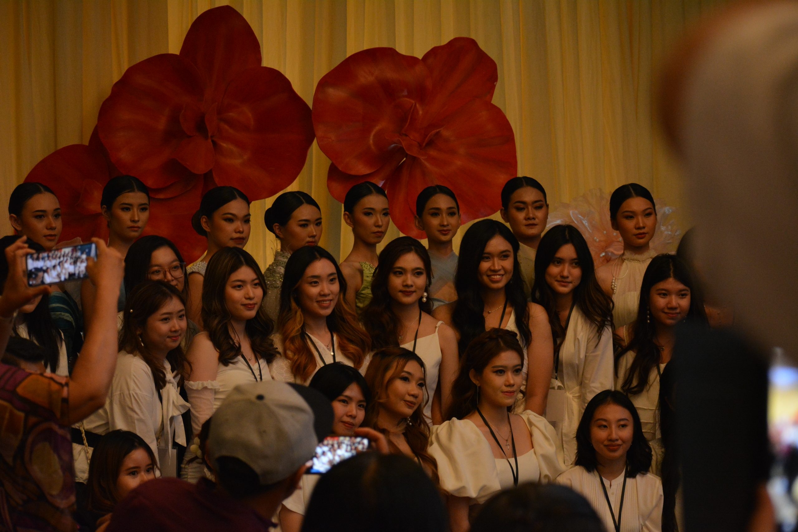Mahasiswa UK Petra Gelar Fashion Show Bertajuk Wandering