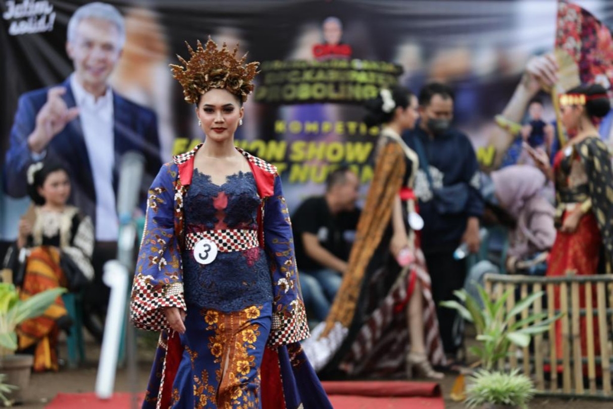 Orang Muda Ganjar Jatim Gelar Lomba Fashion Show Pakaian Adat Nusantara