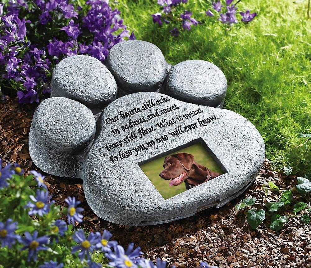 Pet Paw Print Garden Memorial Stepping Stone