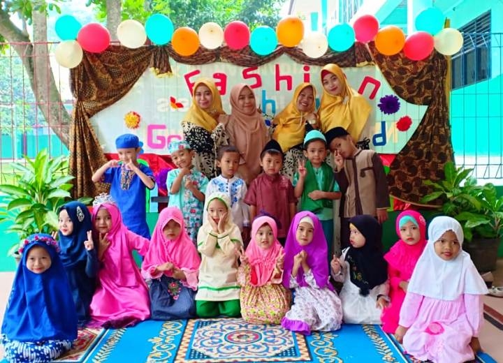 Sambut Maulid TK Aisyiyah Parakan Gelar Fashion Show Kabar6